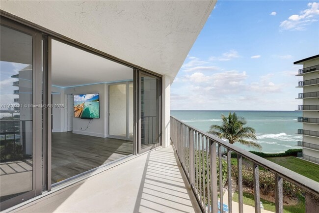 Foto del edificio - 5420 N Ocean Dr