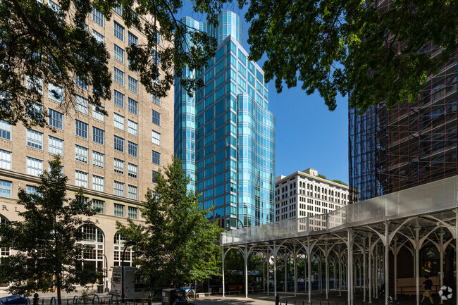 Building Photo - Astor Place