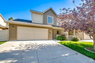 Building Photo - 688-692 N Shadowfox Pl