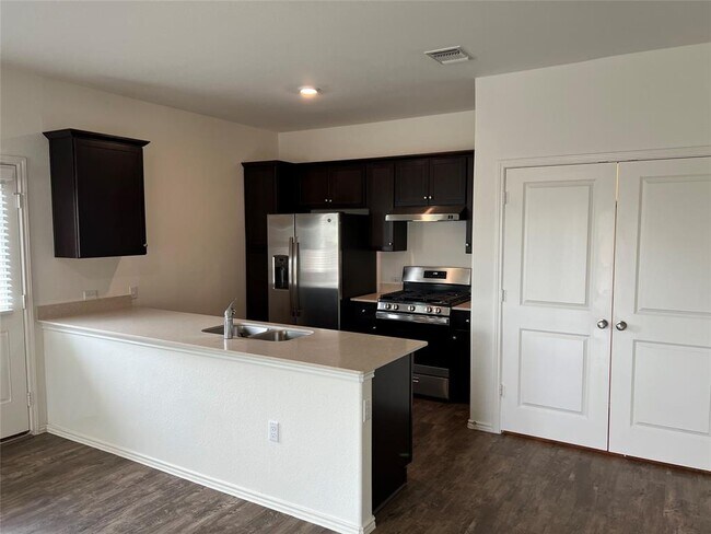 Foto del edificio - 7501 Ivy Trellis Trl