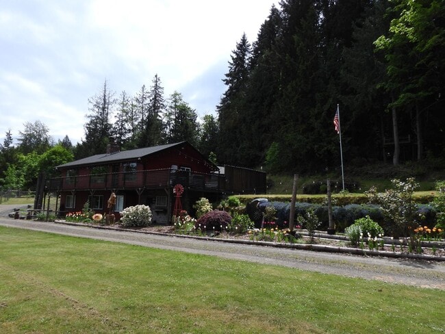 Building Photo - Quality Country Living