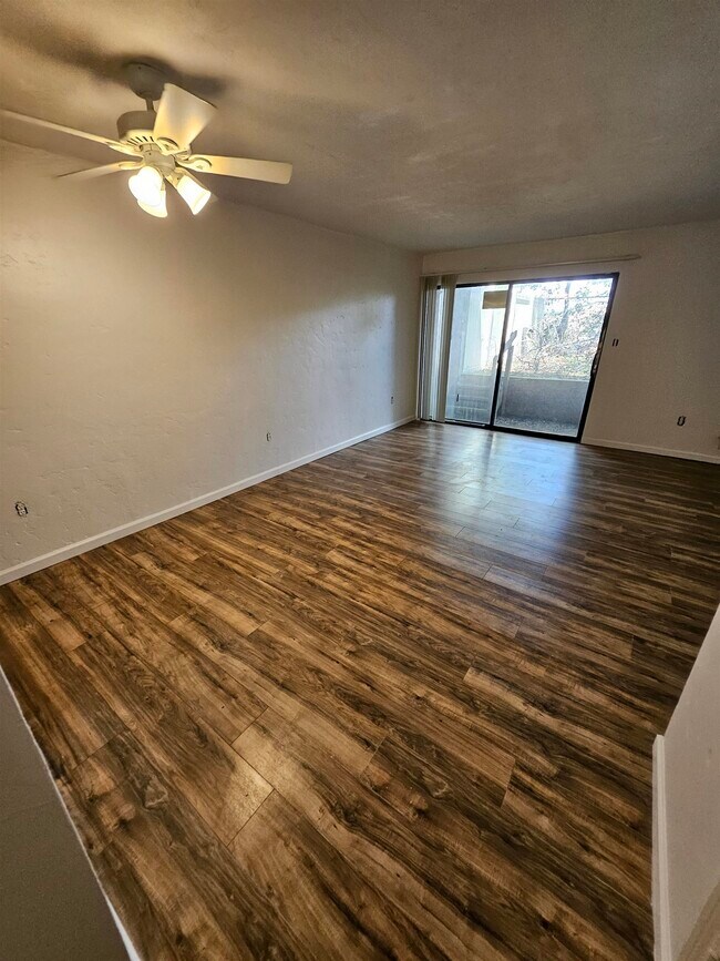 Foto del edificio - 3710 Rock Brook Dr