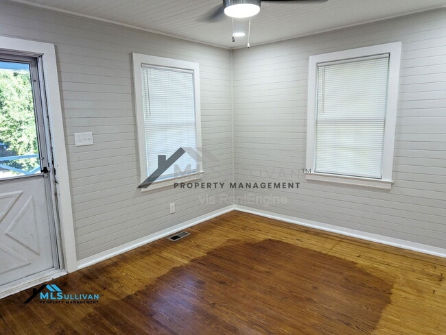 Photo - 1012 Berkeley St Apartment