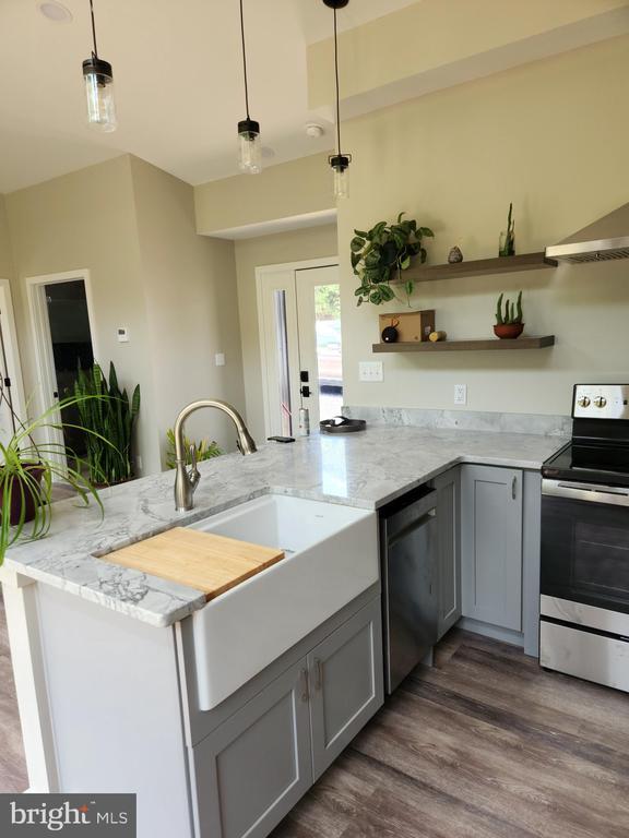 Foto del edificio - 297 Cedar Mountain Ln