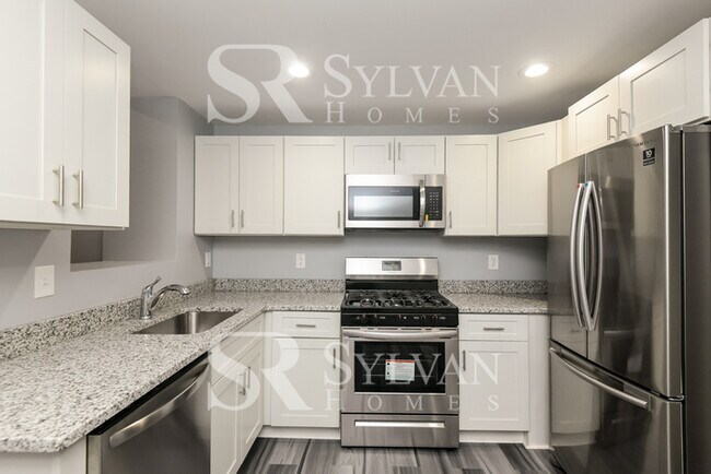 Foto del edificio - A Must-See 2BR 2BA Home