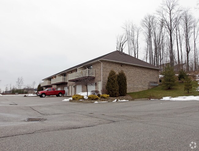 Foto del edificio - Long Drive Townhomes