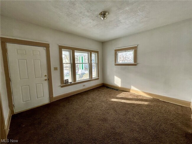 Building Photo - 9605 Lamontier Ave