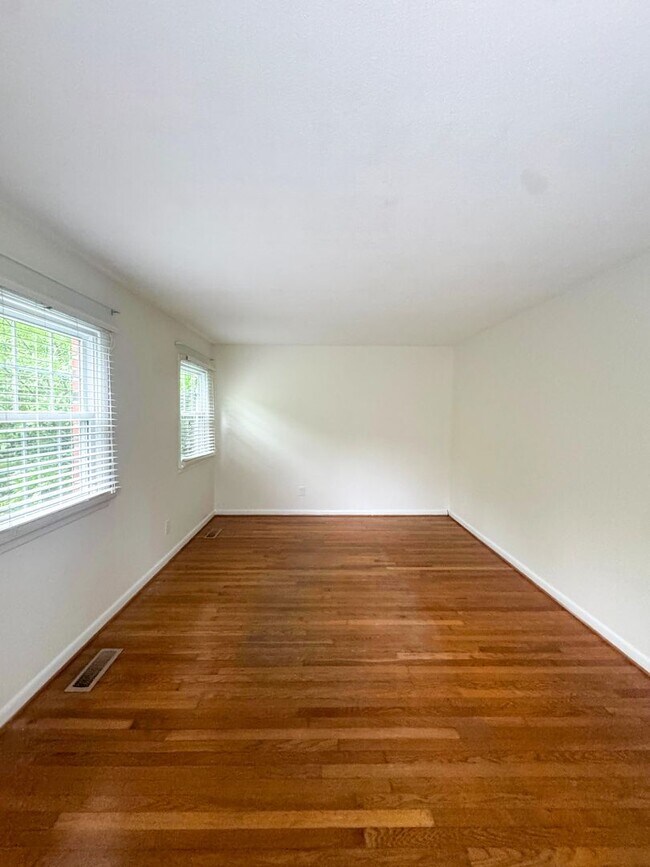 Foto del edificio - Charming 3 Bed 1.5 Bath Home Close to Fort Liberty