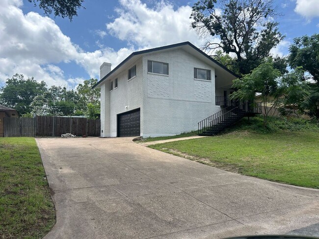 Photo - 1022 Tarryall Dr House