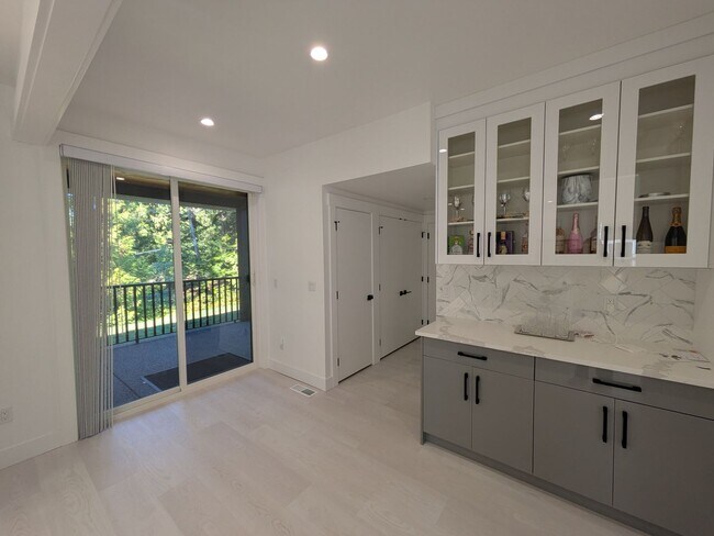 Foto del edificio - View of the Bay! 3 Bed 3.5 Bath with Garage!