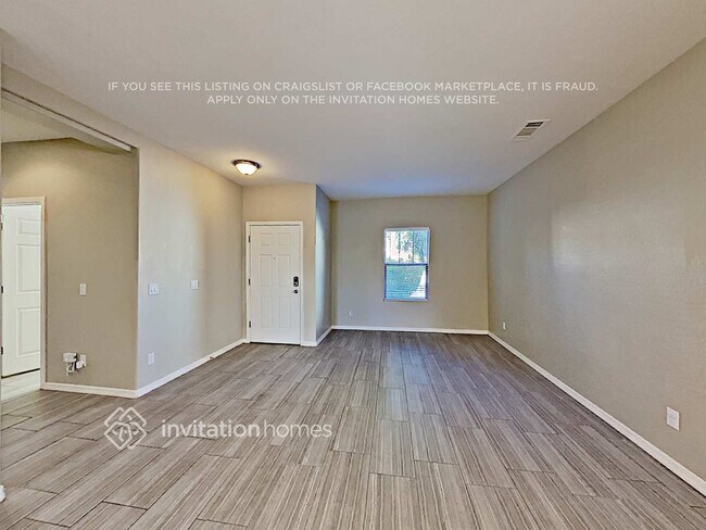 Foto del edificio - 18619 W Sanna St