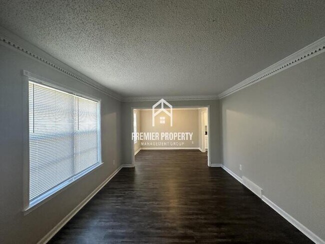 Foto del edificio - 6005 Fox Ridge Dr