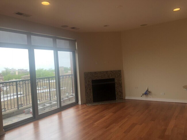 Foto del edificio - 6957 N Greenview Ave