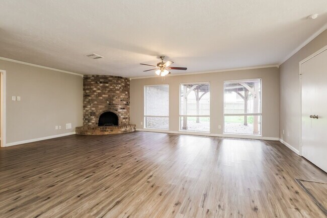 Building Photo - 2210 Dristone Dr