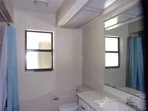 Building Photo - 721 S Apopka Ave