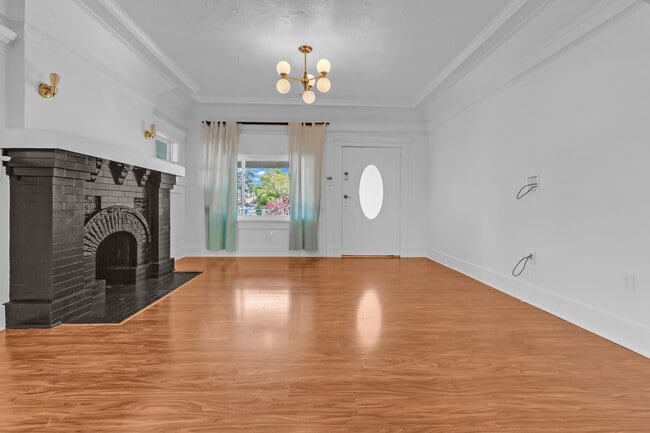 Building Photo - 1866 W 41st Dr