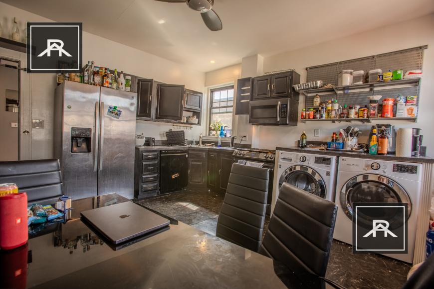 Foto principal - 4 bedroom in Allston MA 02134