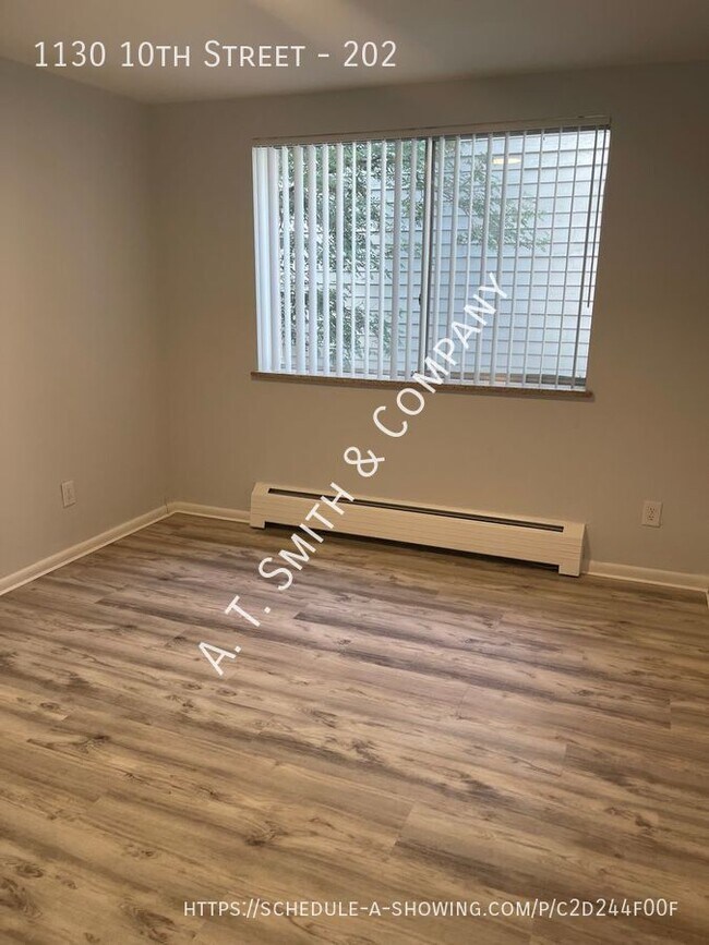 Foto del edificio - Two Bedroom Apartment in the Heart of Down...