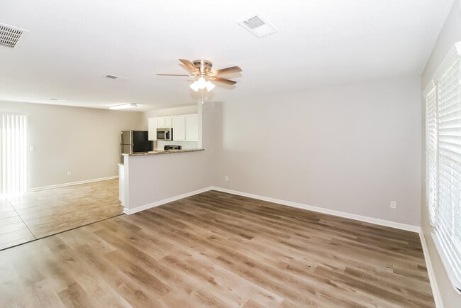 Building Photo - 10087 Branley Oak Dr
