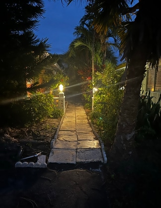 Building Photo - 728 SE 19th Ave