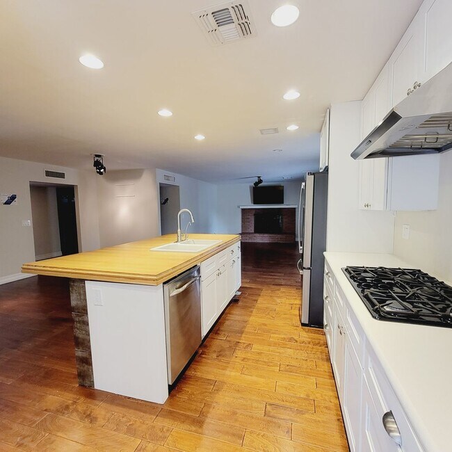 Building Photo - 953 E La Jolla Dr - Tempe! Close to Freewa...