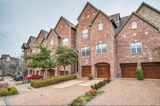 Building Photo - 643 Rockingham Dr