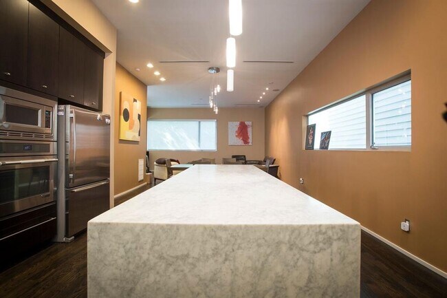 Foto del edificio - 4300 Rose St