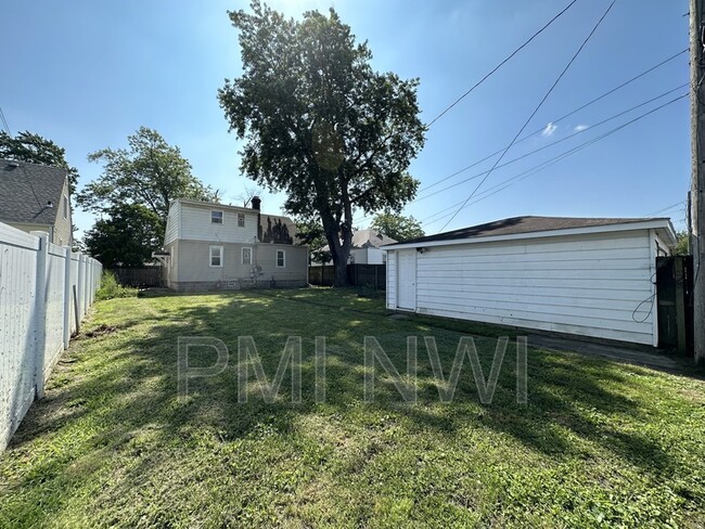 Building Photo - 7414 Tapper Ave
