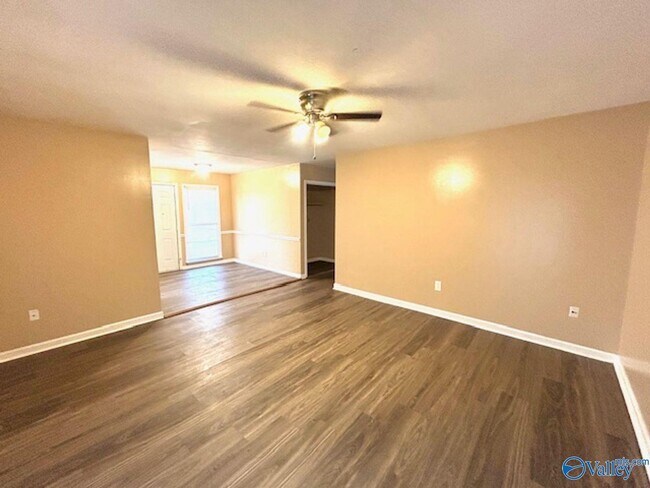 Foto del edificio - 1506 Medland Rd NW
