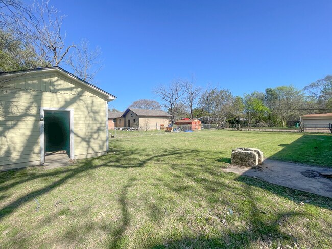 Foto del edificio - 701 N Barbara St