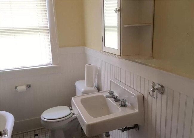 Building Photo - 301 NW 25th St