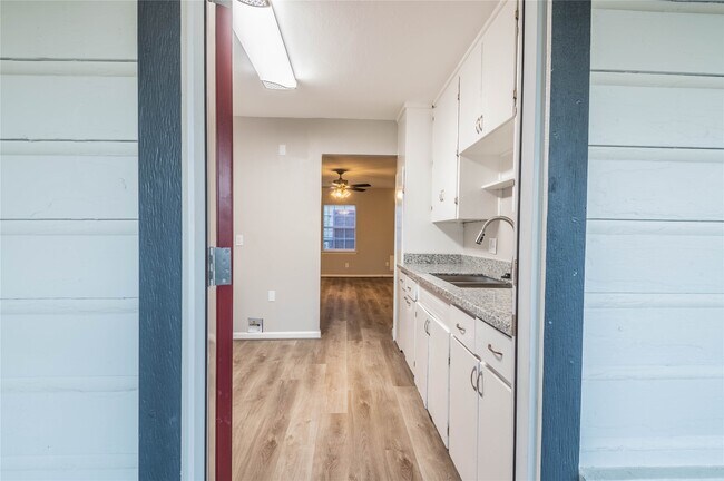 Foto del edificio - 4817 Van Fleet St