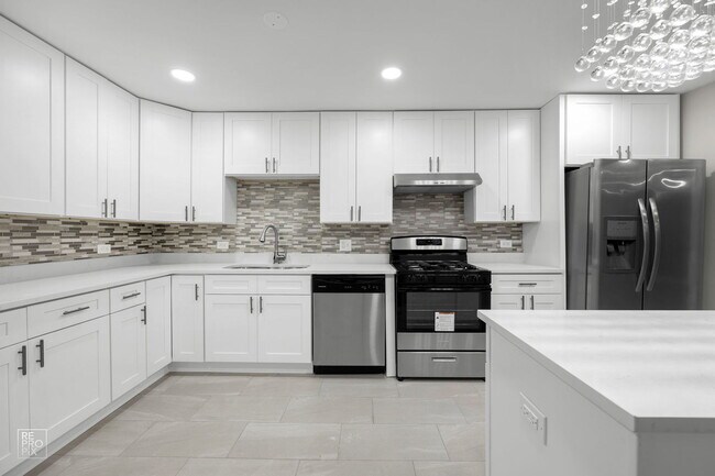 Building Photo - 325 Kingman Ln