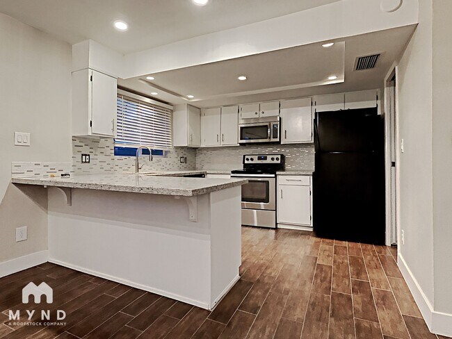 Foto del edificio - 8243 E Thomas Rd