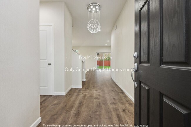 Building Photo - Luxury Home in Molalla with Nearby Shoppin...