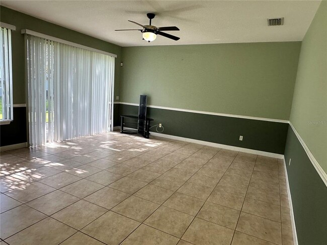 Building Photo - 304 Coral Beach Cir