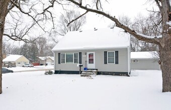 Building Photo - 2153 Green Ave