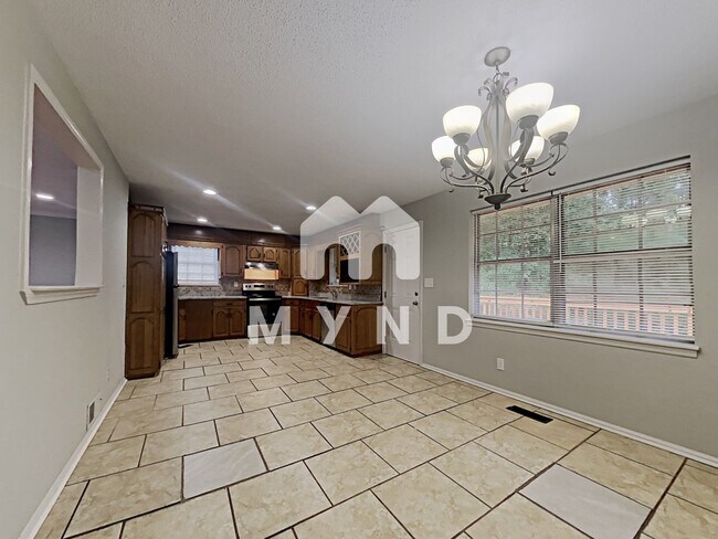 Building Photo - 1237 Pine Tree Dr