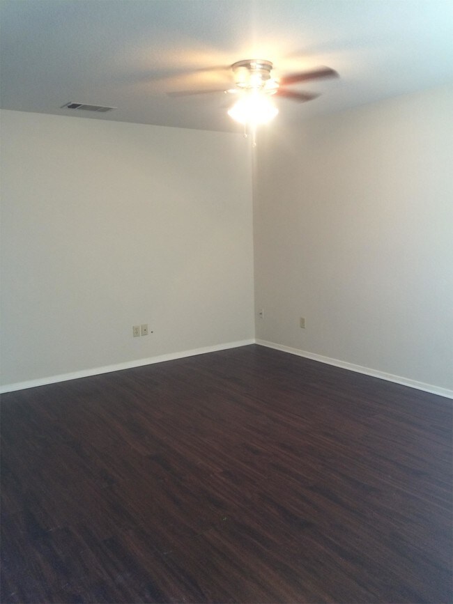 Building Photo - 8131 Marydean Ave