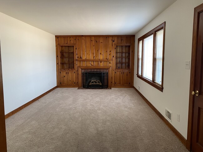Building Photo - 3307 Lanceor Dr