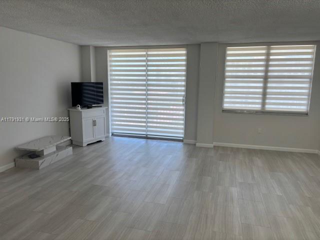 Foto del edificio - 2801 NE 183rd St