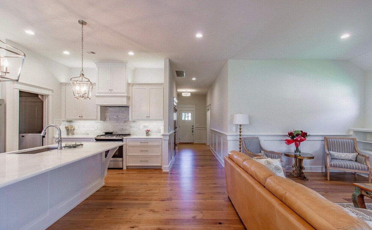 Foto principal - 5217 Cedar Grove Way