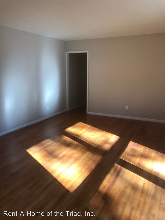 Foto del edificio - 3 br, 1.5 bath House - 1617 N. Holden Road