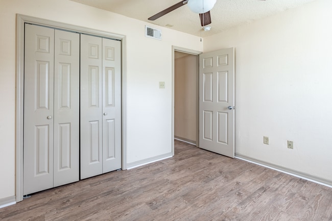 aoa-02.jpg - Ardendale Oaks Apartments