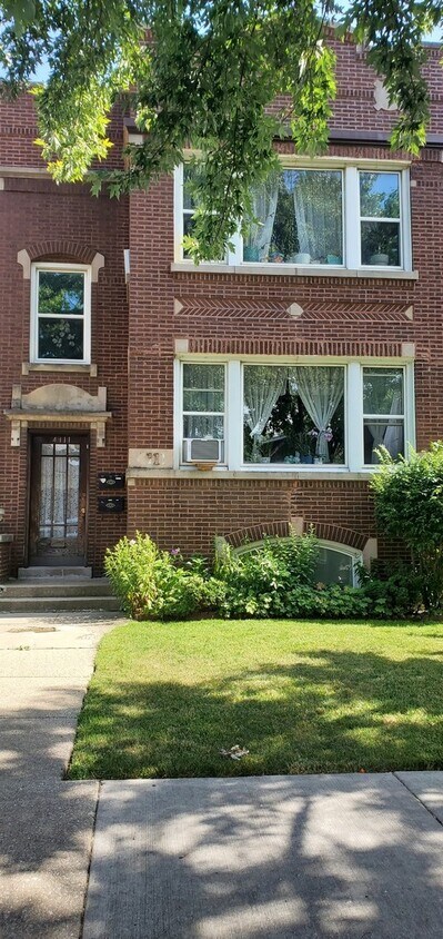 Primary Photo - 4111 W Nelson St