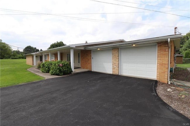 Building Photo - 530 Cherryville Rd