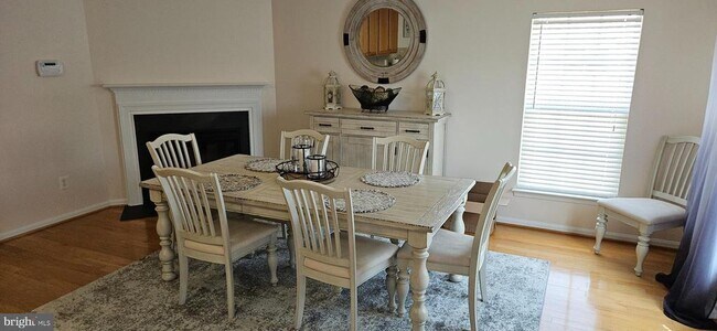 Foto del edificio - 42683 Hollyhock Terrace