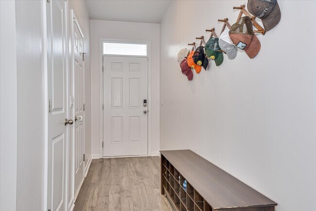 Foto del edificio - 5112 Captain Dr