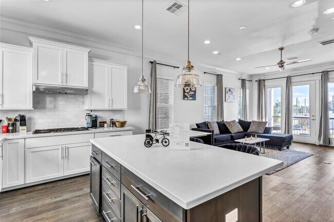 Foto del edificio - 4128 Willowbend Blvd