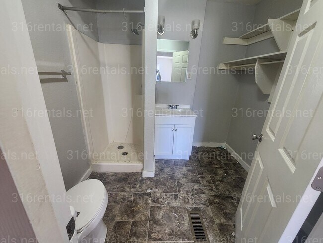 Foto del edificio - $1,199 - 4 bedroom / 2.5 bathroom - Single Family Home